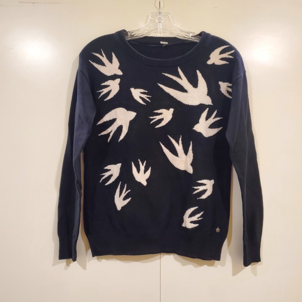 Swallow sweater